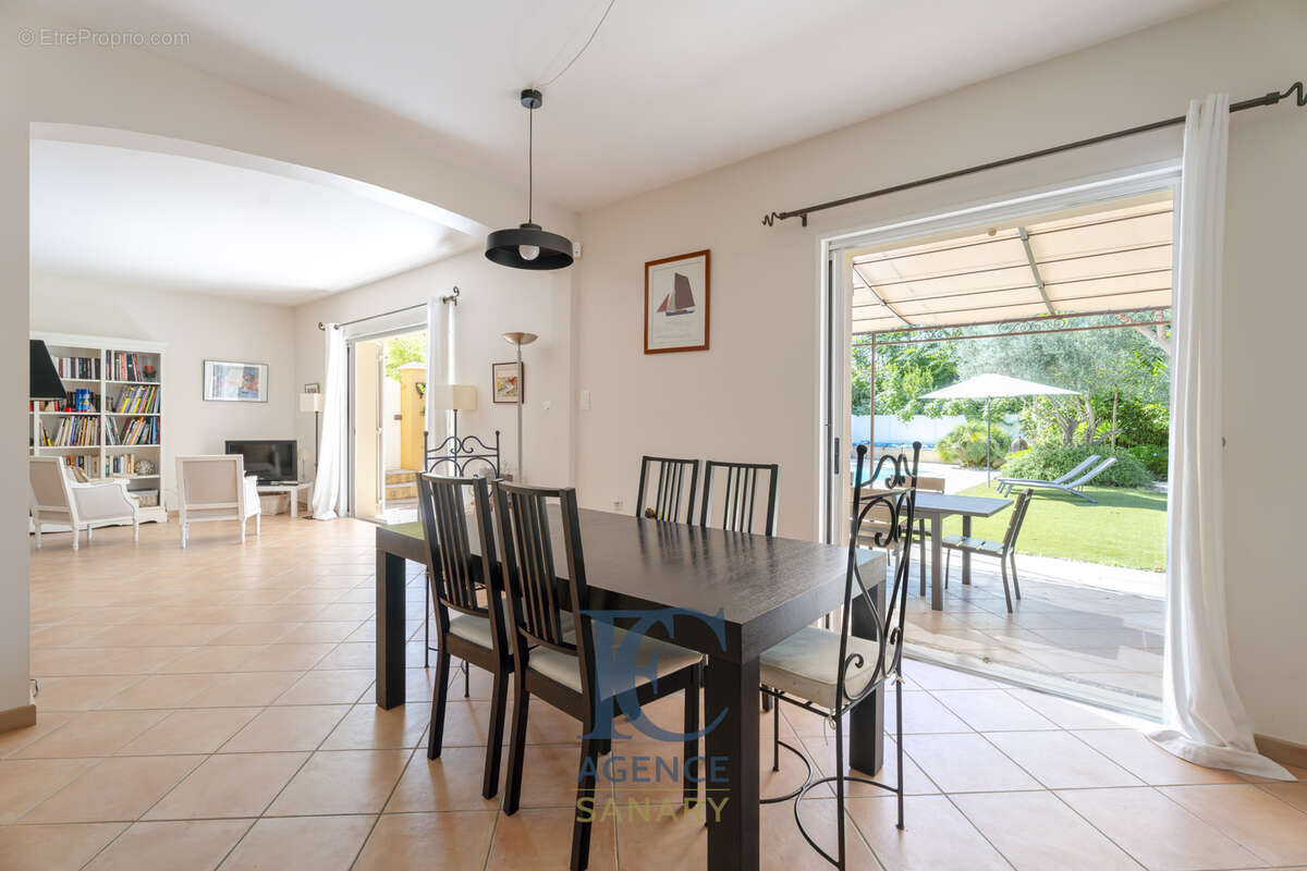 Maison à SIX-FOURS-LES-PLAGES