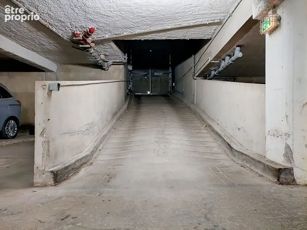 VINCENNES : PARKING 14m² Angle Jarry/Libération - photo 5