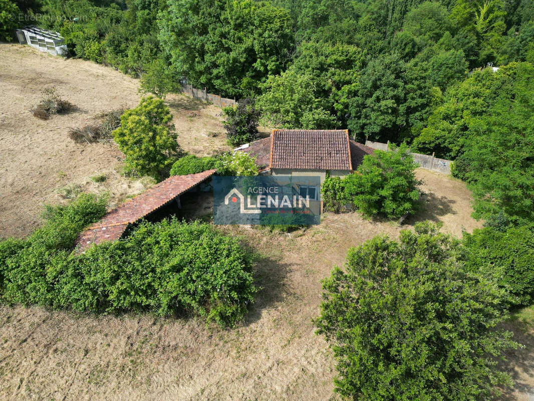 Terrain à MOUCHAMPS