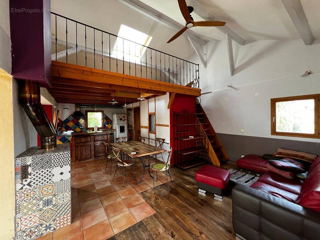 Maison à SAINT-CHAMAS