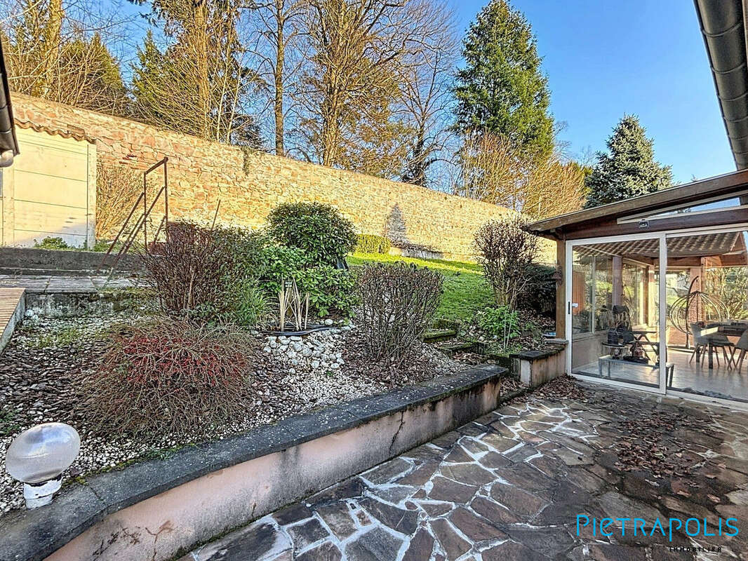 Maison à AMPLEPUIS