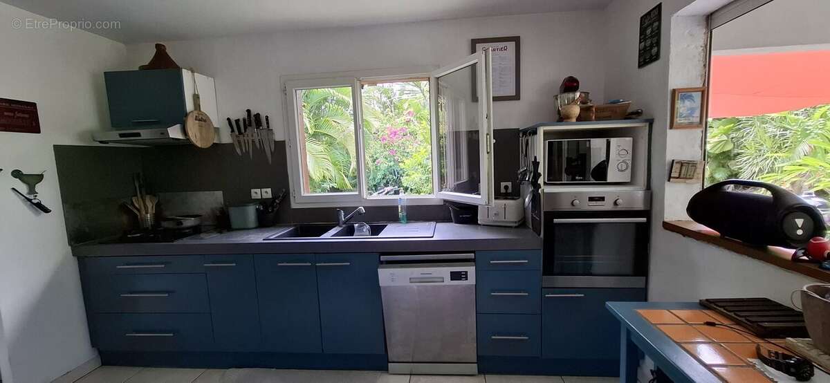 Maison à LES ABYMES