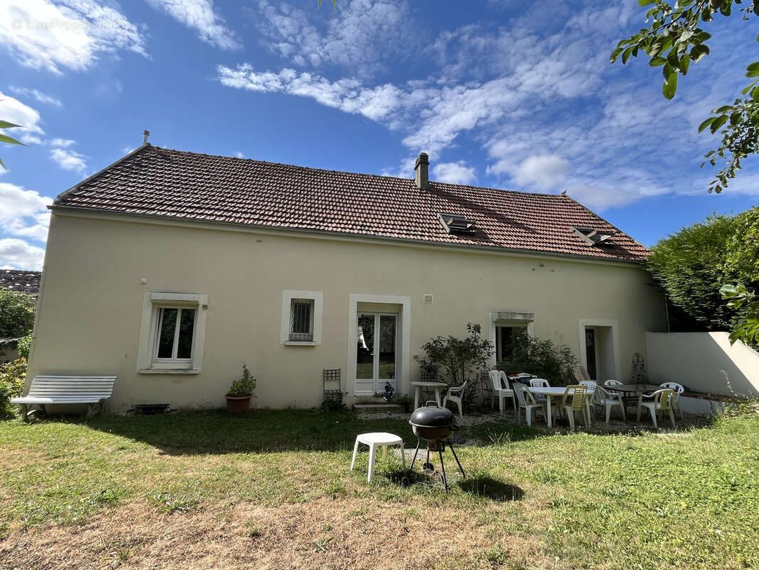Maison à LA CHAPELLE-LA-REINE