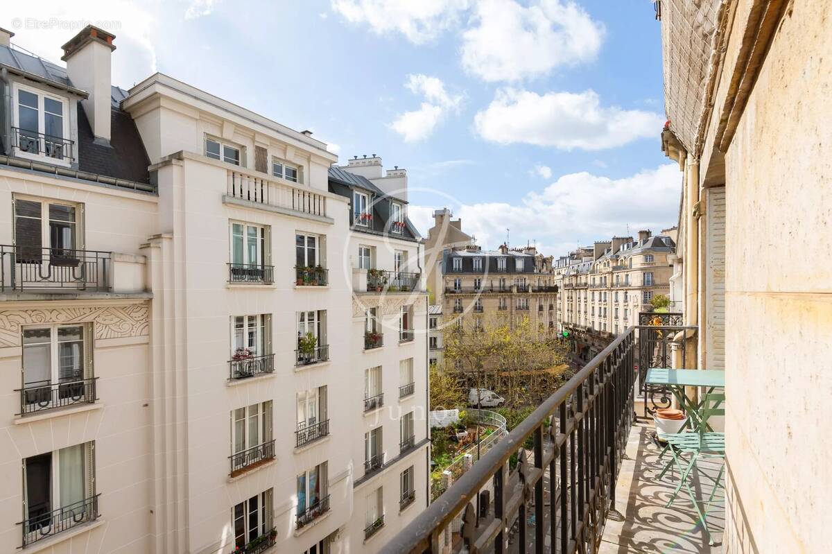 Appartement à PARIS-18E