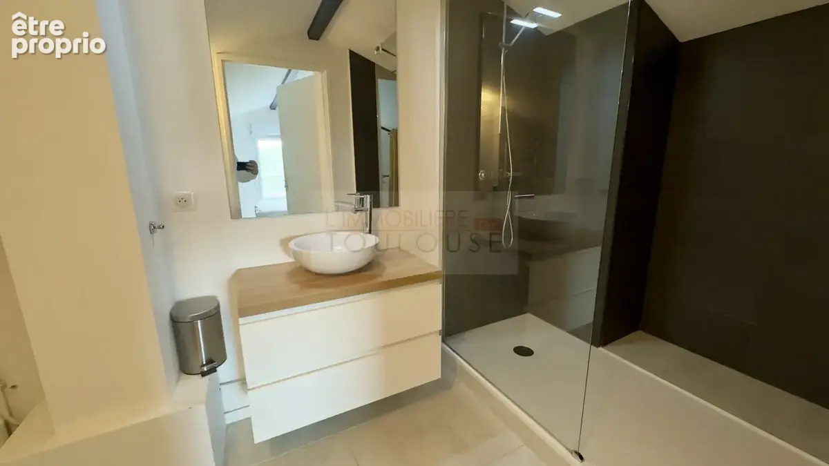 Saint-jean t3 duplex dernier etage + balcon + parking - photo 5