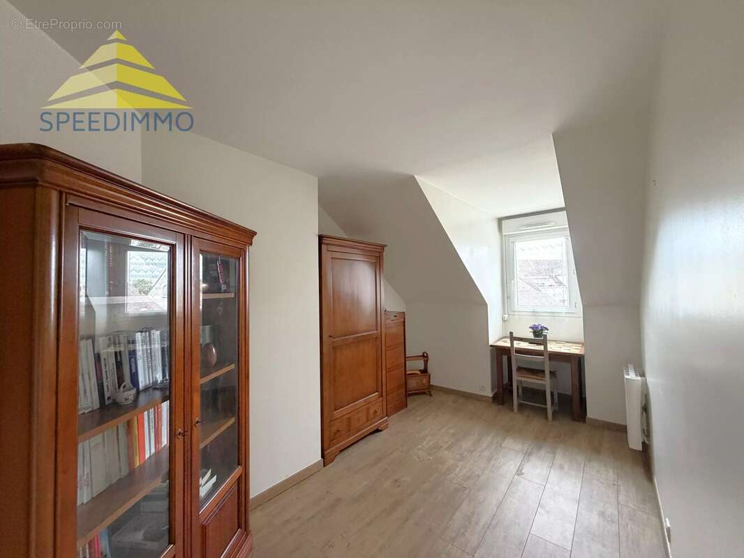 Appartement à MANDRES-LES-ROSES