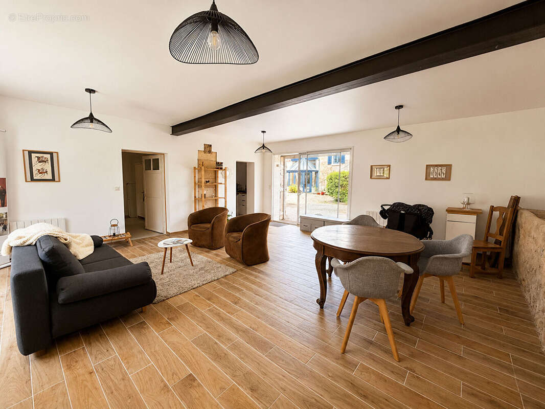 Magnifique propriété en pierres avec gîte, dépendances et potentiel équestre - photo 15
