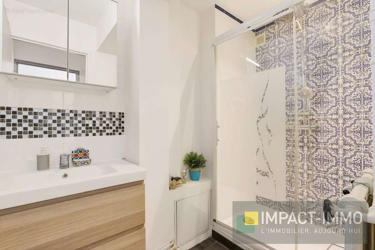 Appartement à COURBEVOIE