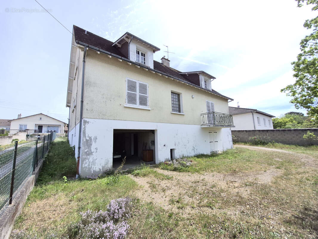 Maison à CHATELLERAULT