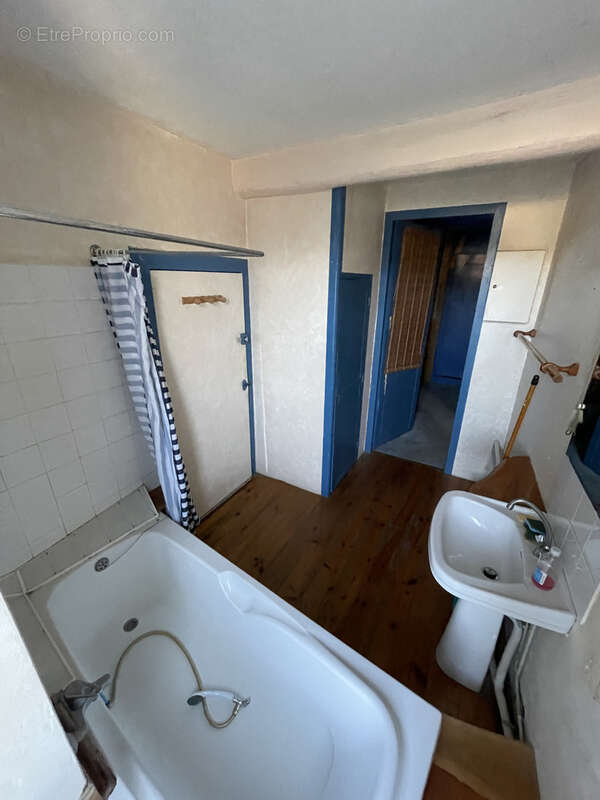 Dans un village de caractère au pied de la Montagne noire  -  Maison de village avec terrassse, jardinet, atel - photo 25