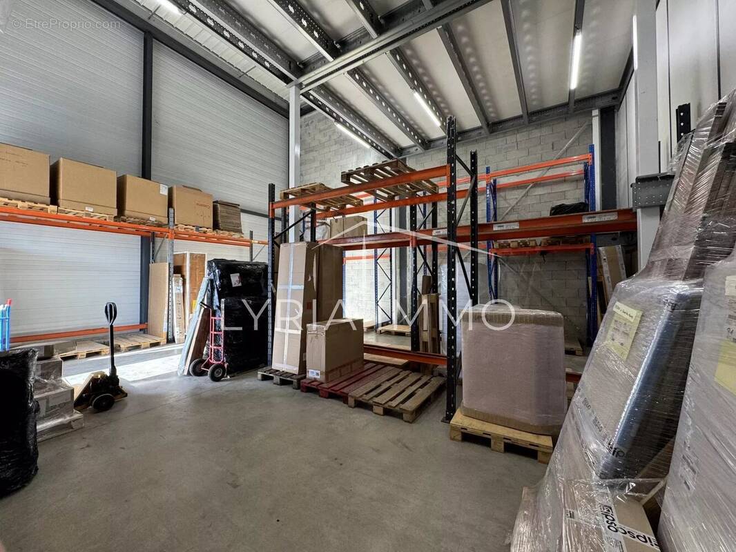 Commerce à LE CANNET-DES-MAURES