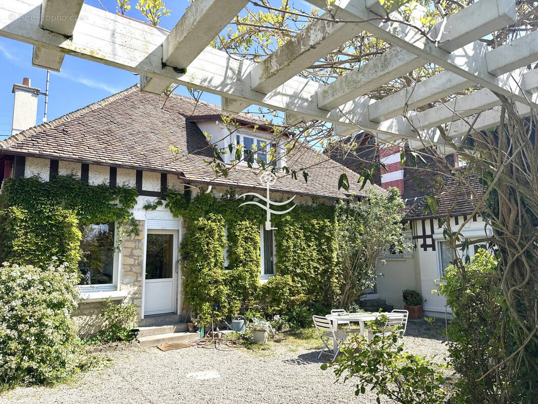 Maison à OUISTREHAM
