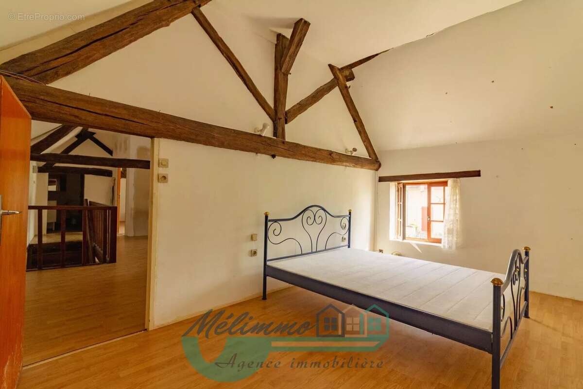 Maison à SOUGERES-EN-PUISAYE