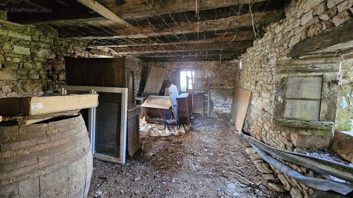 Maison à CENEVIERES