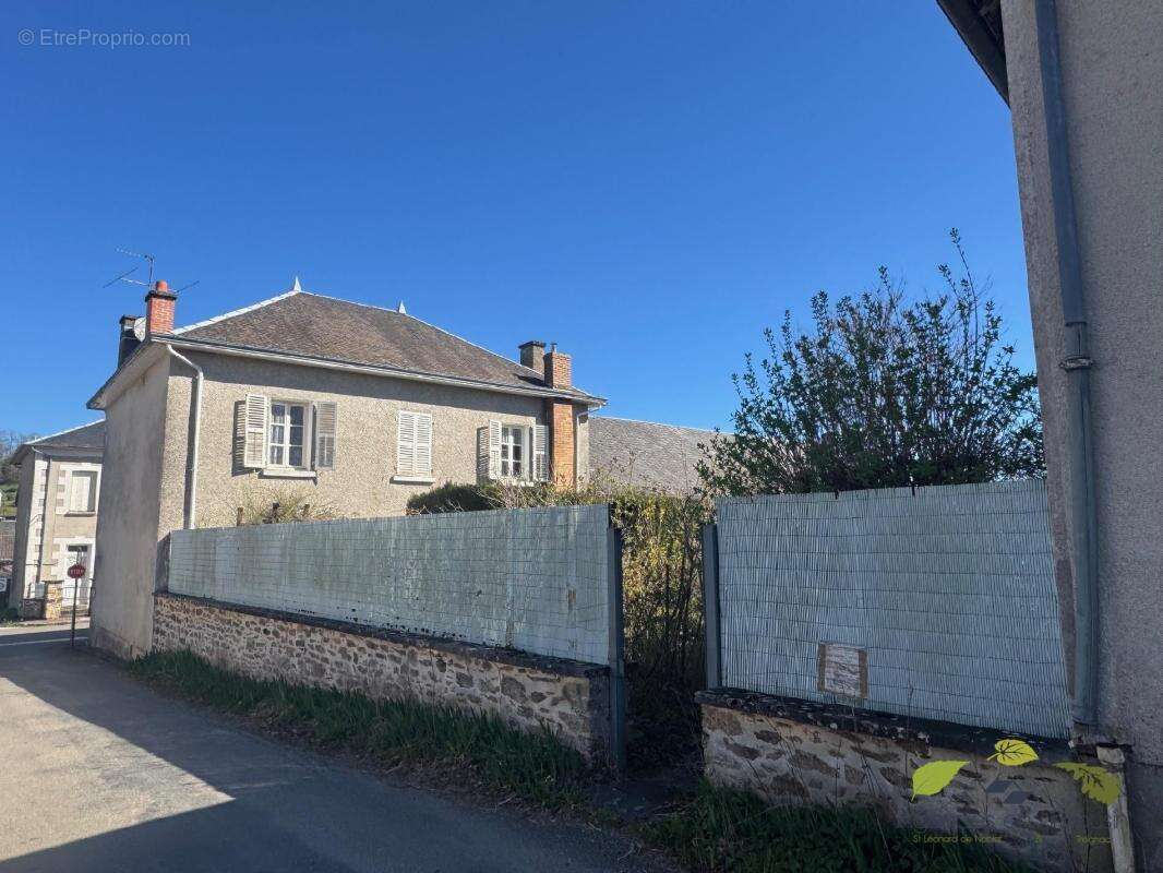Maison à LA CROISILLE-SUR-BRIANCE