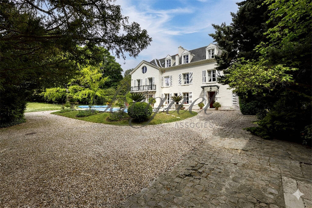 Maison à LOUVECIENNES