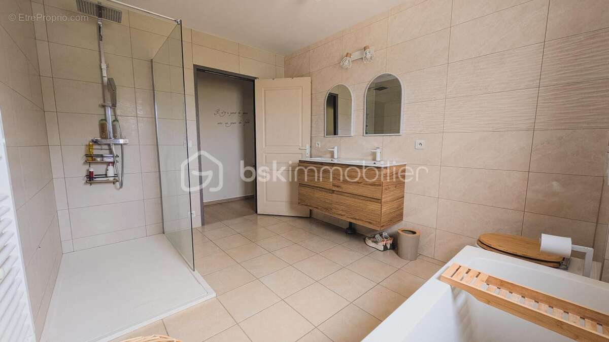Maison ossature bois 165 m² Jardin 2000m2 clos– DPE B/A – 4 chambres + bureau – Piscine – Climatisation - photo 15
