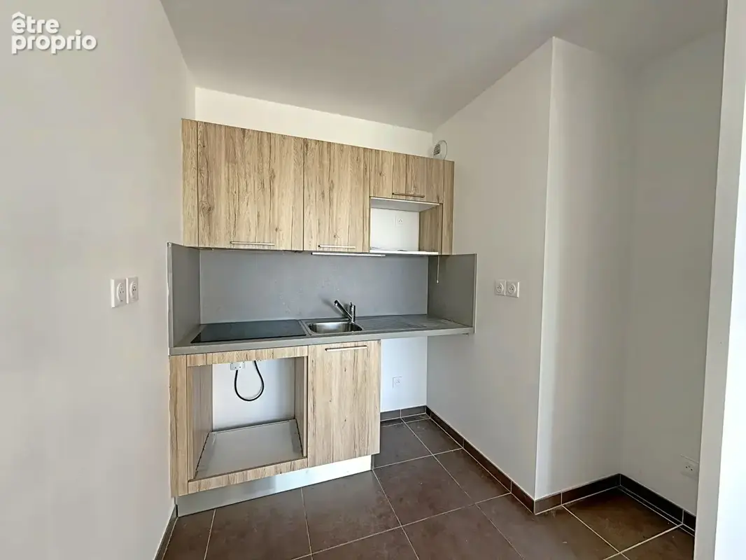 T2 en dernier étage avec terrasse de 16 m² et parking - photo 5