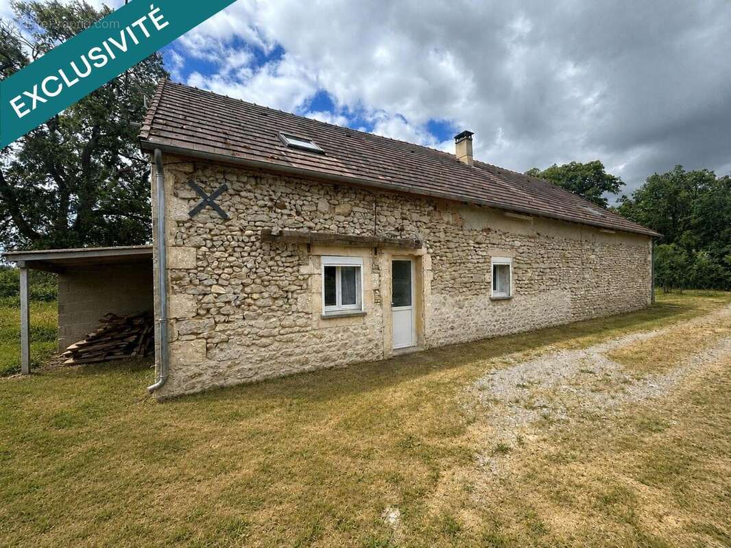 Maison 165 m² à Saint-Chartier  - photo 2