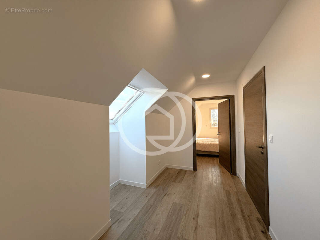 Magnifique maison T5 163m2 avec grand garage et jardin - photo 11