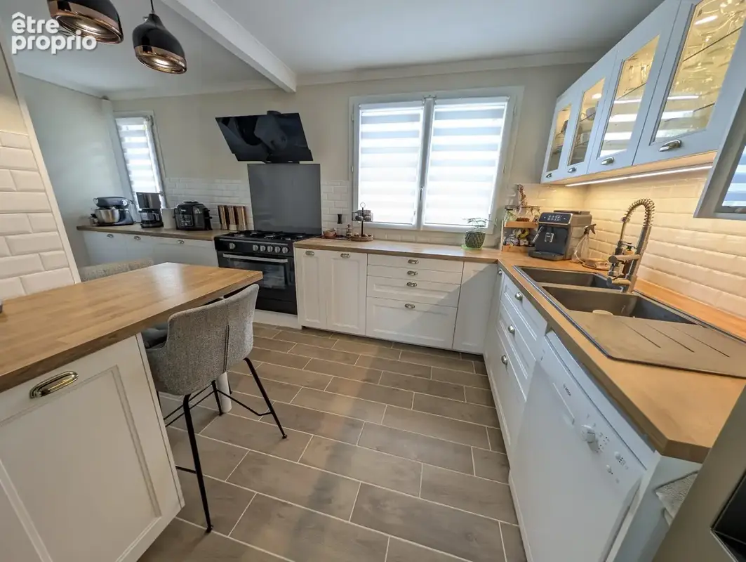 Maison 6 pièces 184 m² à vendre à Le Cendre (63670) - photo 3