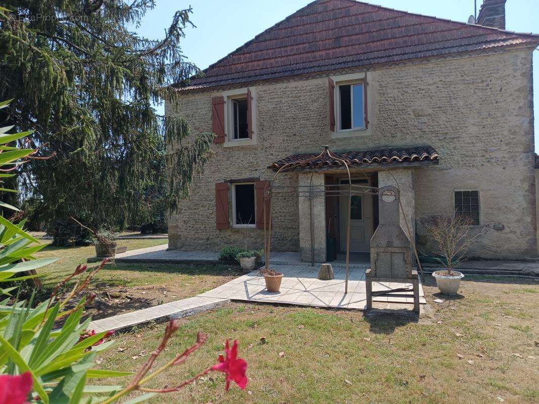 EXCLUSIVITÉ – Superbe Bâtisse Gasconne du XIXᵉ siècle (260 m²) – Parc de 4 500 m² - photo 2