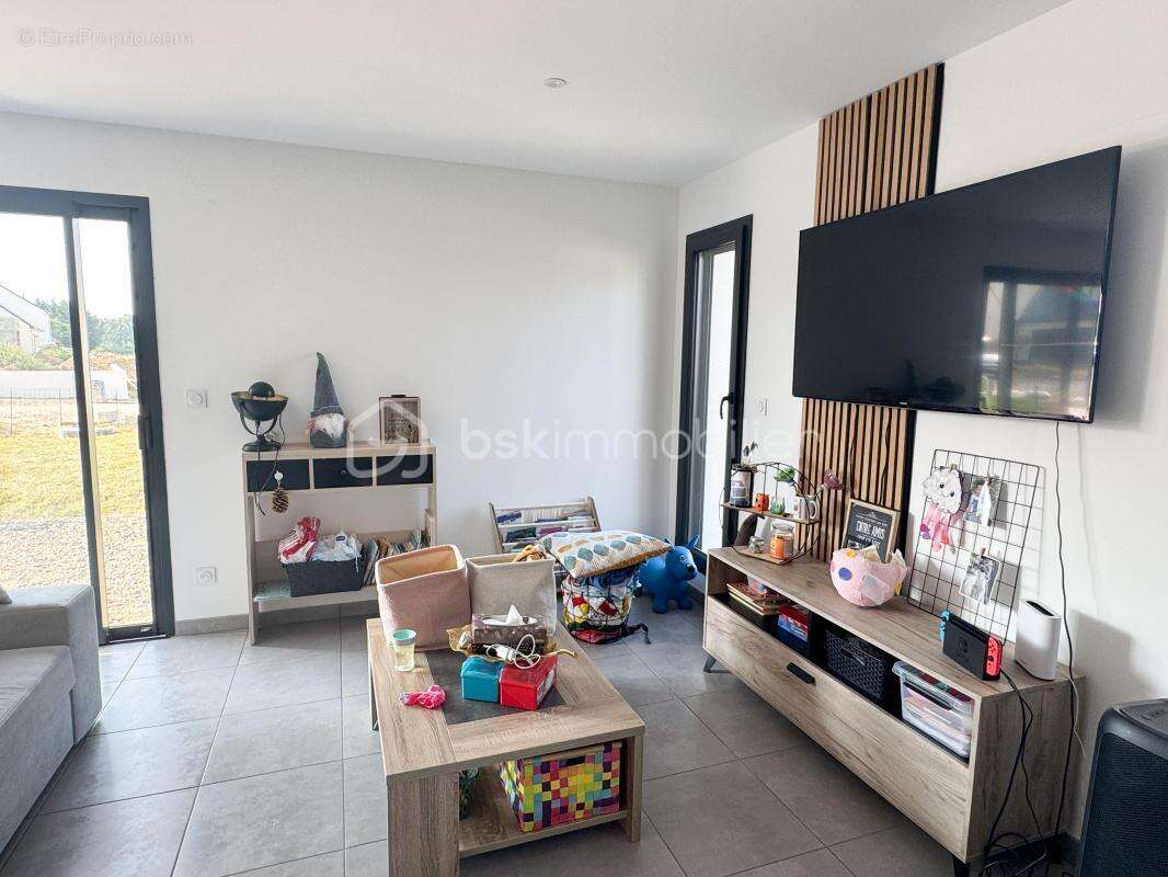 Maison à SAINT-PIERRE-LA-COUR