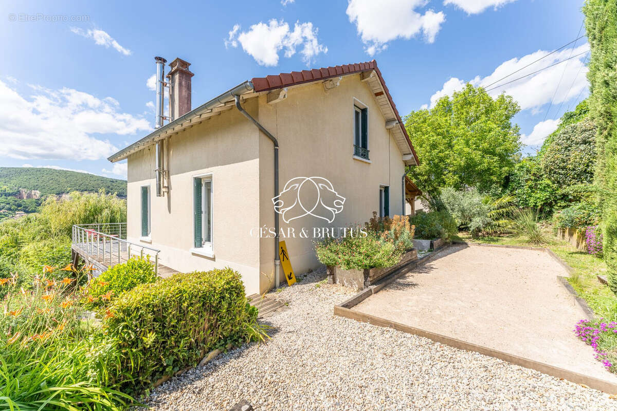 Maison 205 m² à Rochetaillee-Sur-Saone  - photo 4