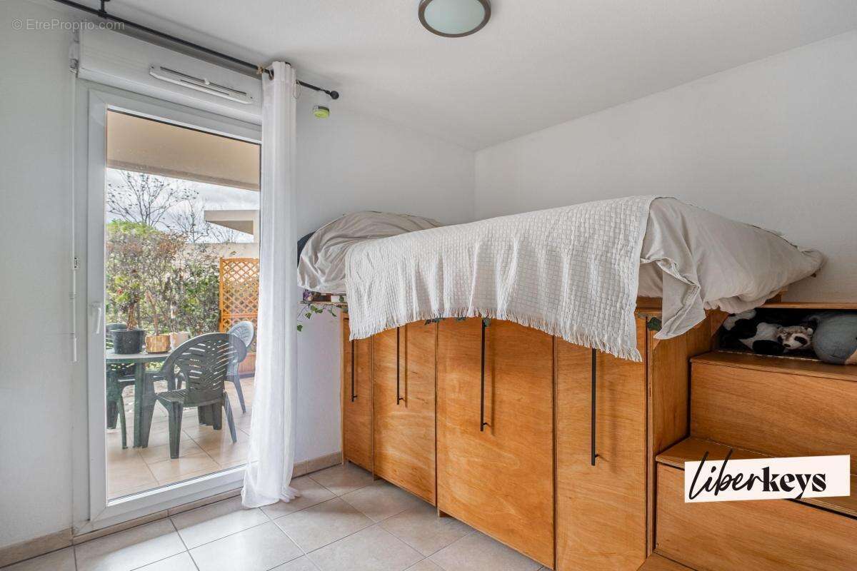 Appartement à ROQUEBRUNE-SUR-ARGENS