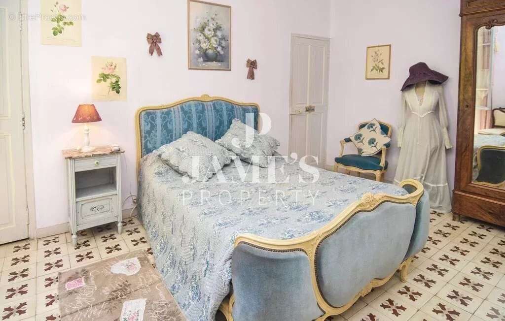 Maison à MAS-BLANC-DES-ALPILLES