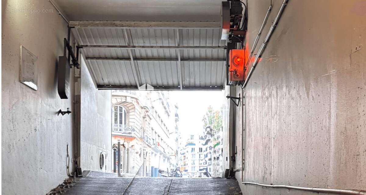 Parking à PARIS-19E