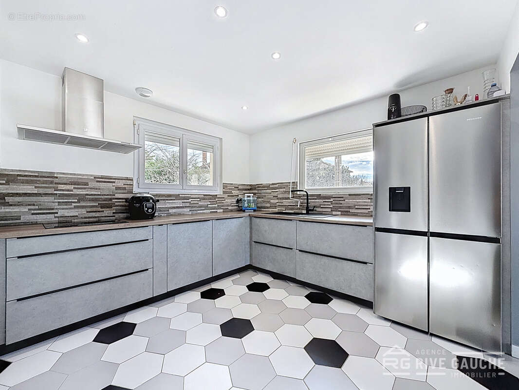 Maison à ROUSSILLON