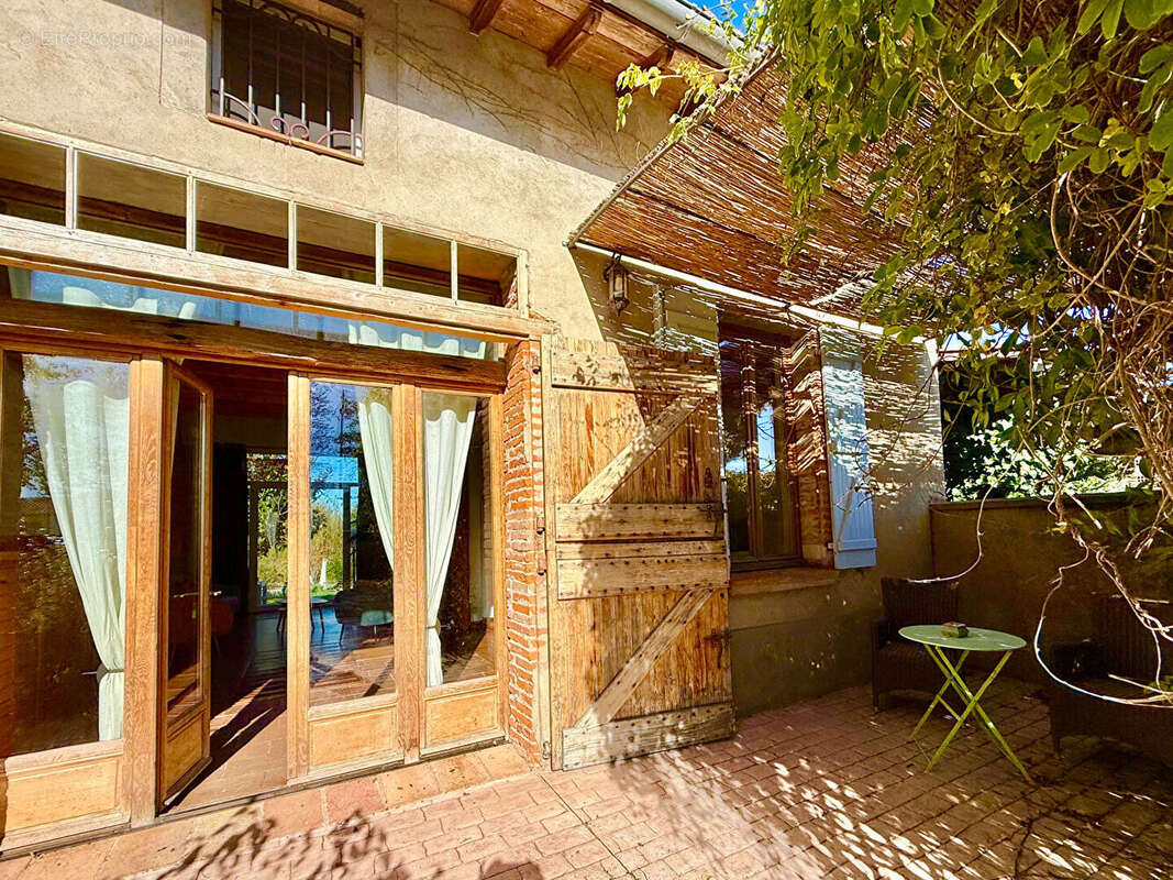 HAUTE-GARONNE - près de Toulouse - Manoir du XVIIe siècle avec maison d'amis, piscine et potentiel de revenus . - photo 12