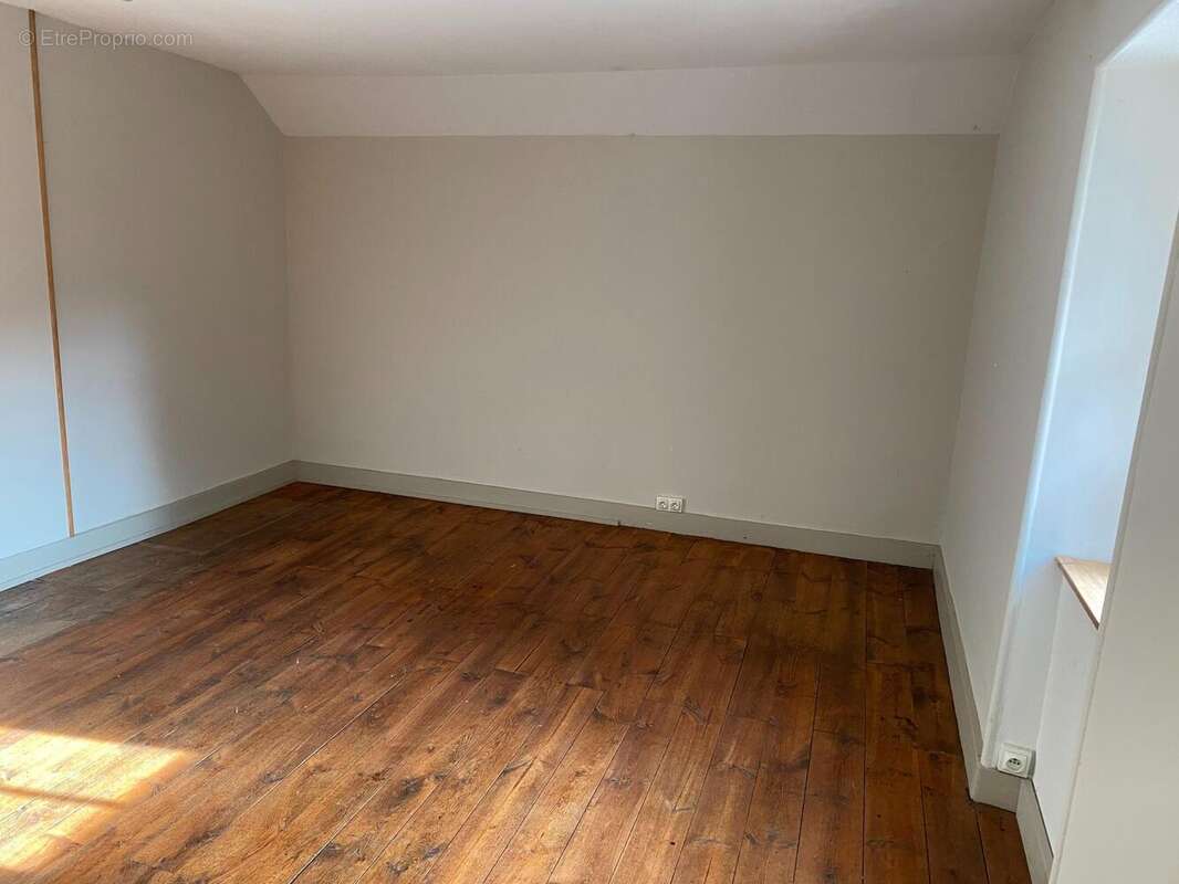 Maison 60 m² à Lugarde  - photo 7