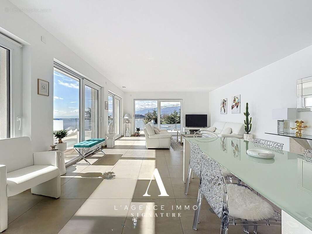 Maison à GRILLY