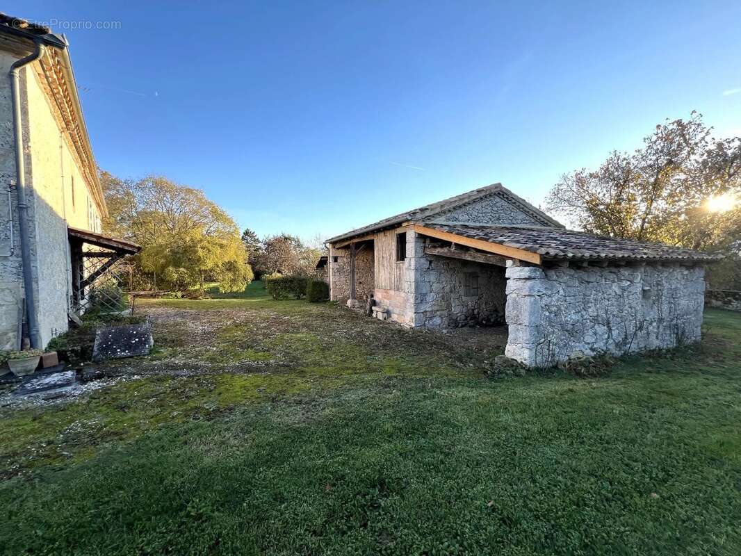 Maison à SAINT-CLAR