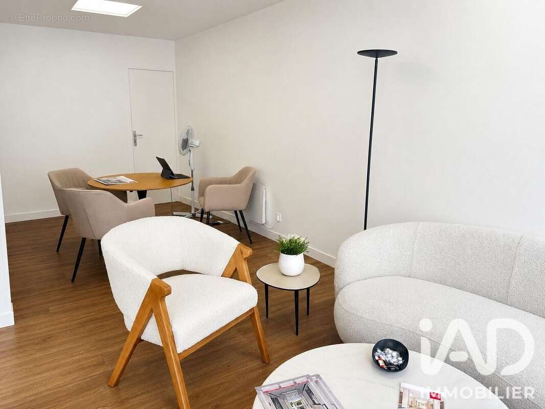 Commerce 139 m² à Asnieres-Sur-Seine  - photo 2