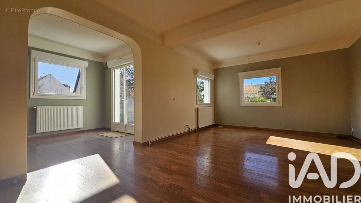 Photo 2 - Maison à NOISEAU