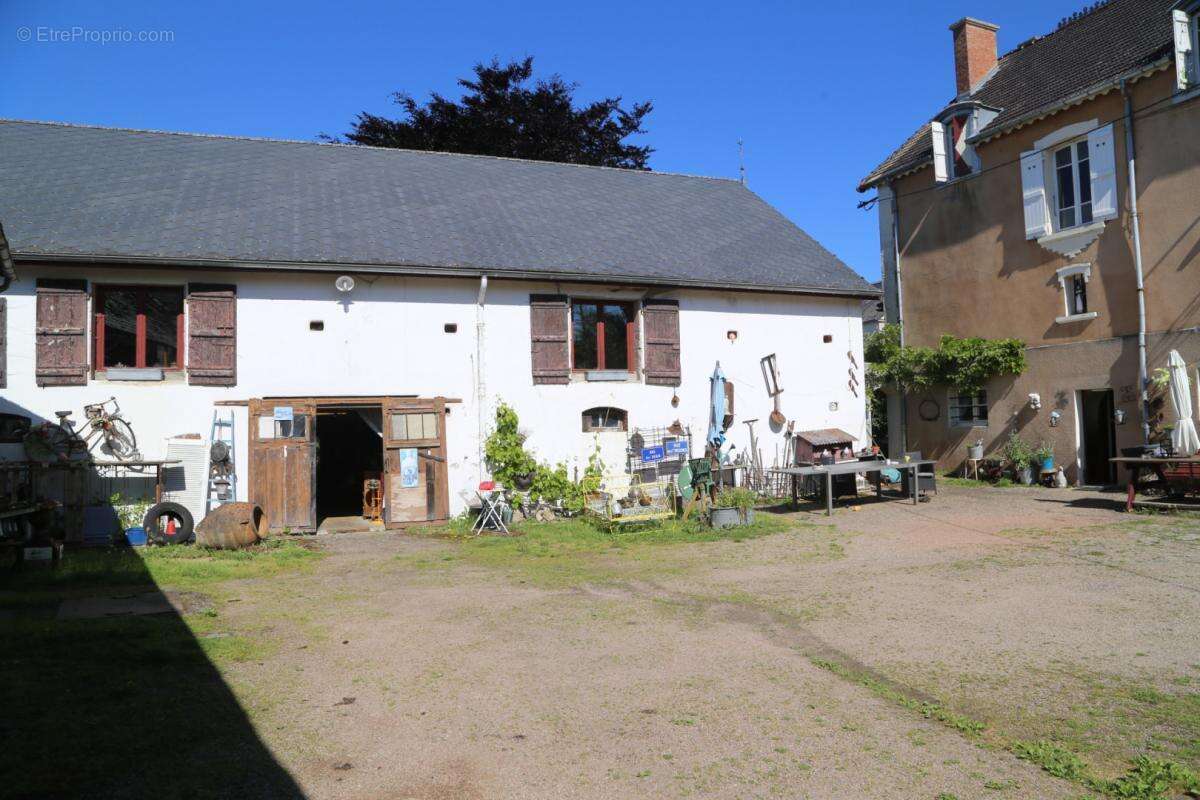 Maison à SAINT-DIDIER-SUR-ARROUX