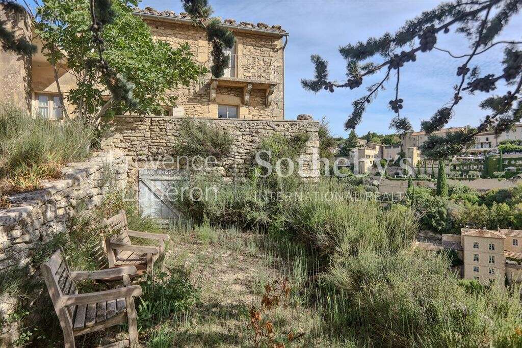 Maison à GORDES