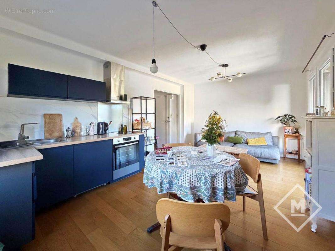 Appartement à MARSEILLE-7E