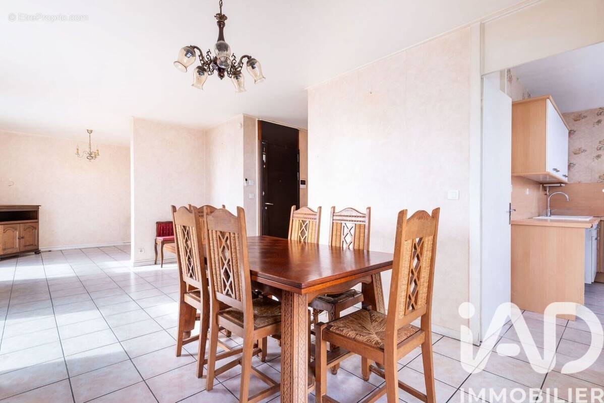 Photo 1 - Appartement à BRON
