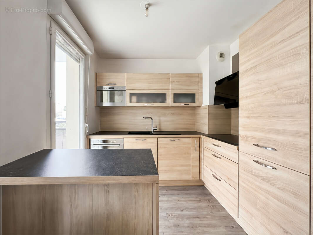 Appartement à SAULX-LES-CHARTREUX