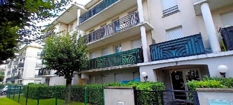 Appartement à SAINTE-GENEVIEVE-DES-BOIS