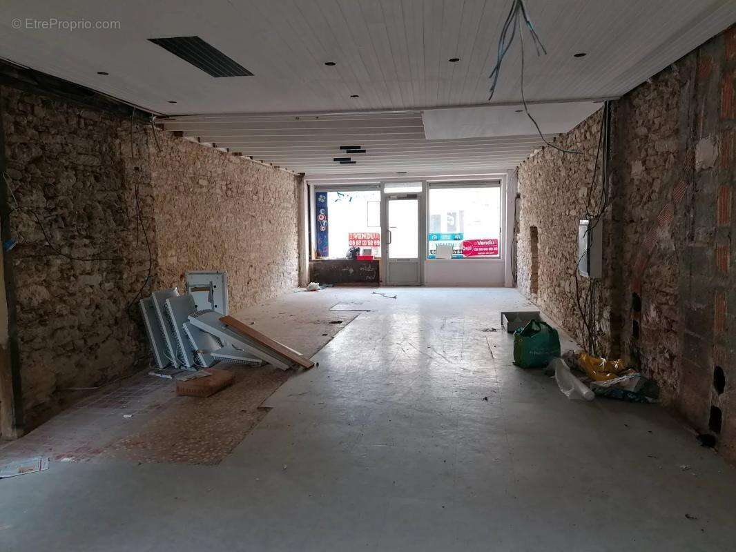 Commerce à NIVILLAC