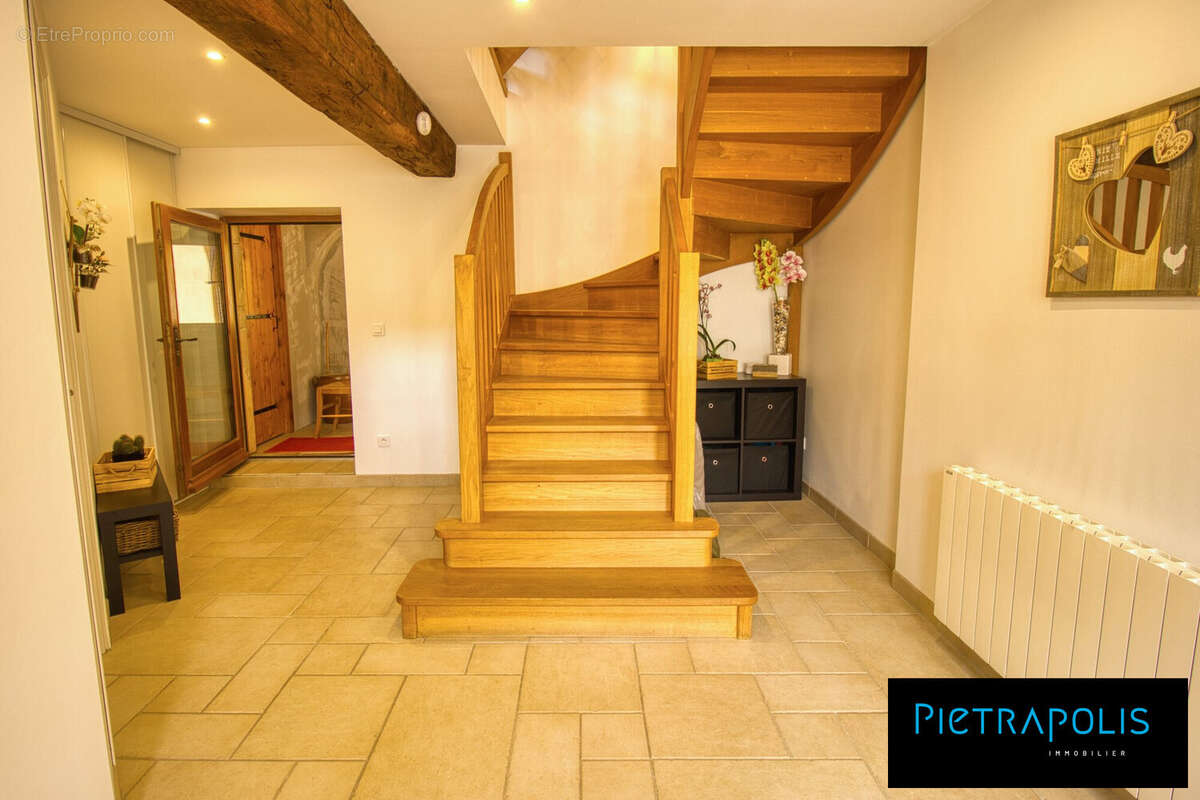 Maison 7 pièces 177 m² à vendre à Lancie (69220) - photo 5