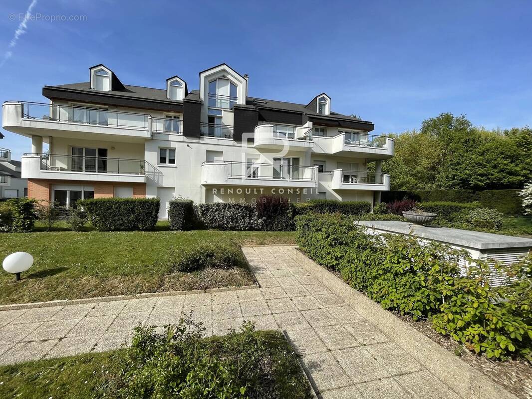 Appartement à MONT-SAINT-AIGNAN