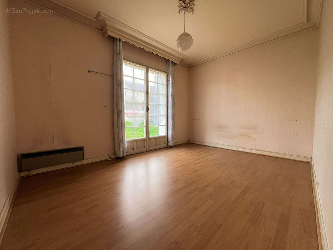 Maison Montlucon 6 pièce(s) 177 m² - photo 8