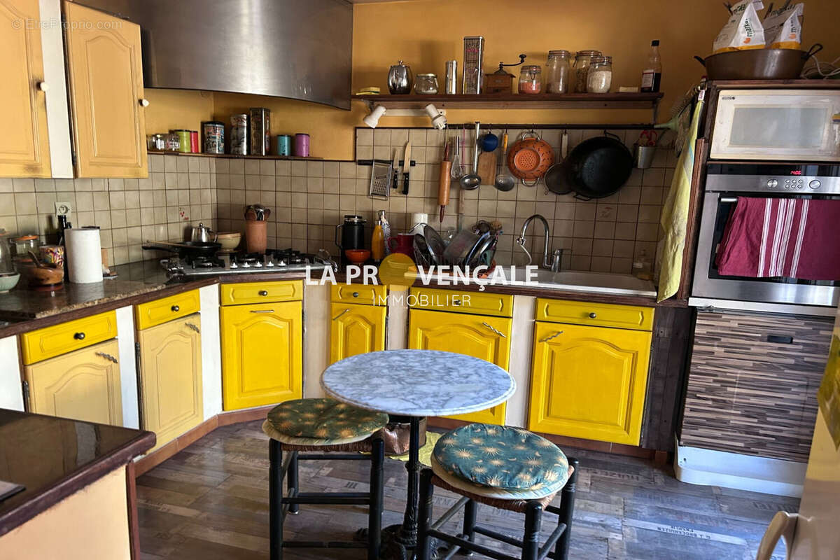 Maison à POURRIERES