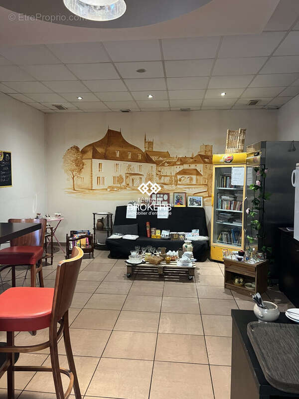 Commerce à MORESTEL